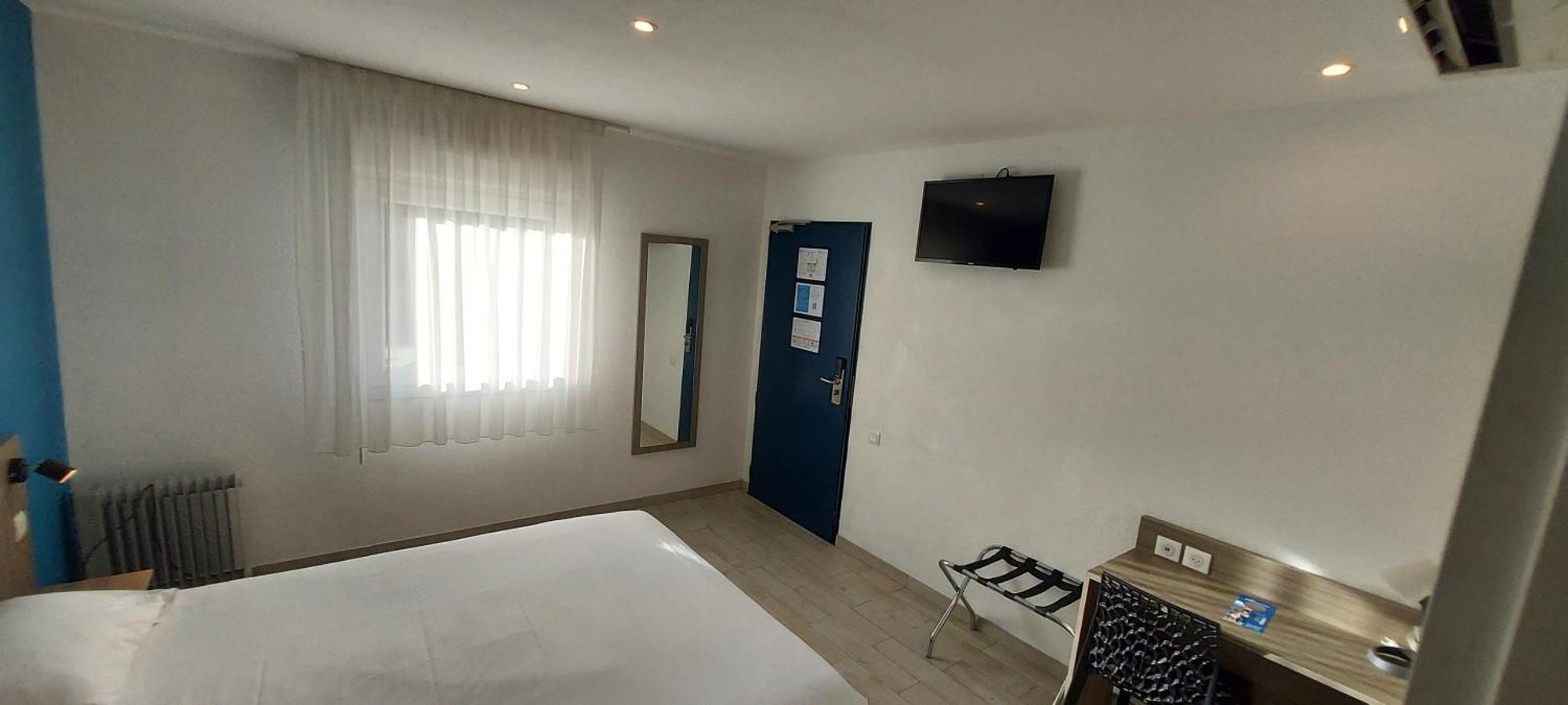 Brit Hotel Confort Manosque Cadarache Exterior photo