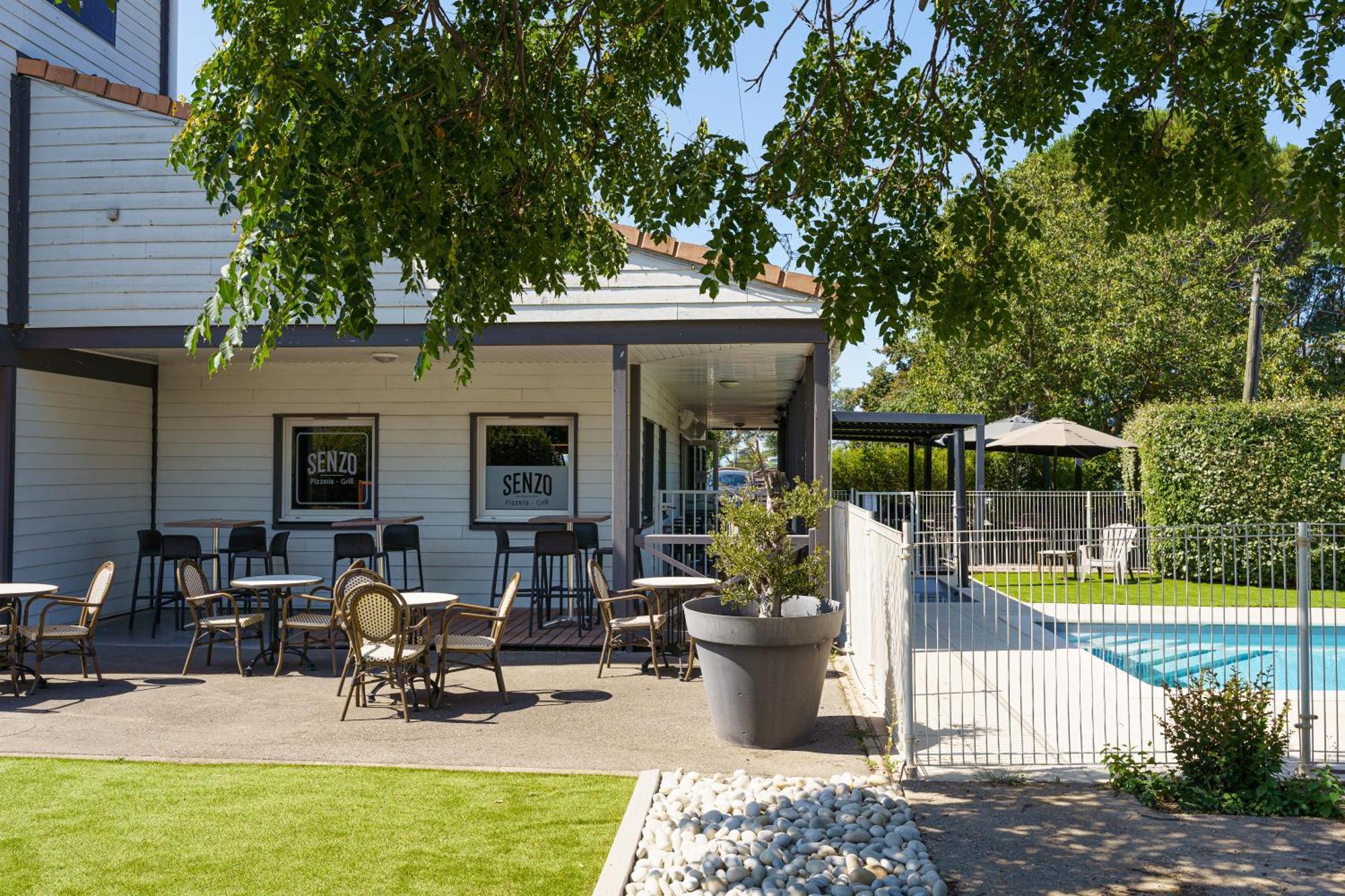 Brit Hotel Confort Manosque Cadarache Exterior photo