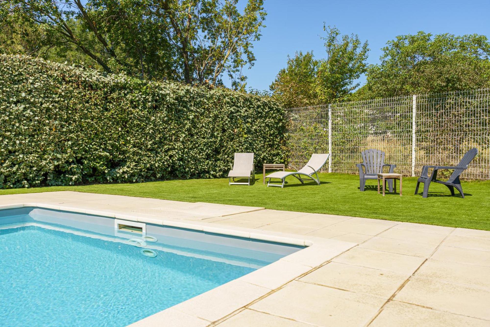 Brit Hotel Confort Manosque Cadarache Exterior photo