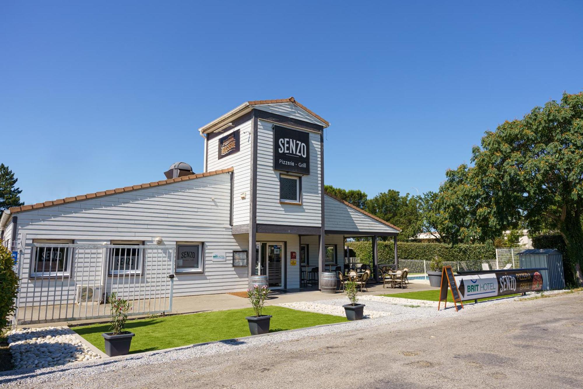 Brit Hotel Confort Manosque Cadarache Exterior photo