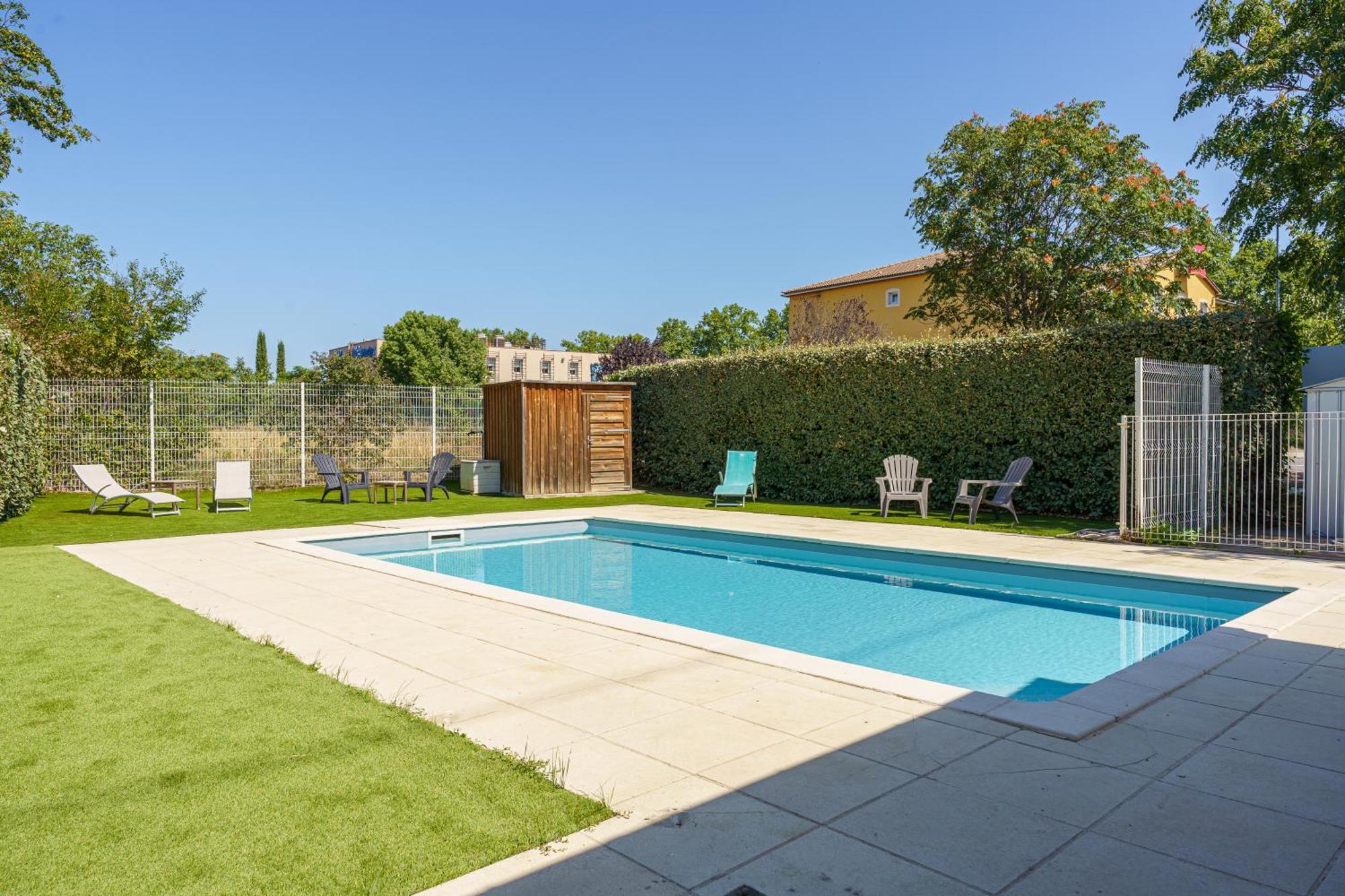 Brit Hotel Confort Manosque Cadarache Exterior photo