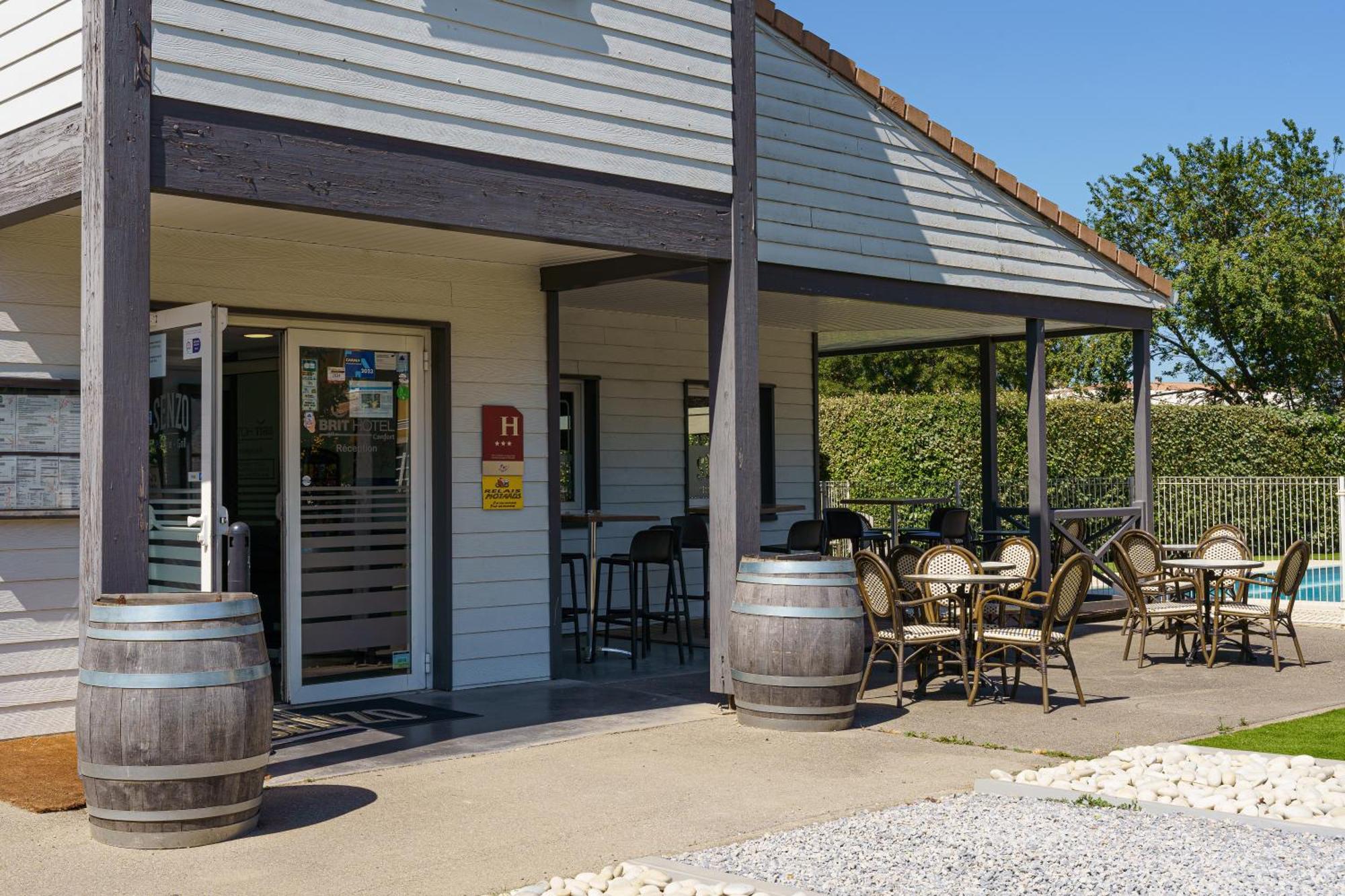Brit Hotel Confort Manosque Cadarache Exterior photo