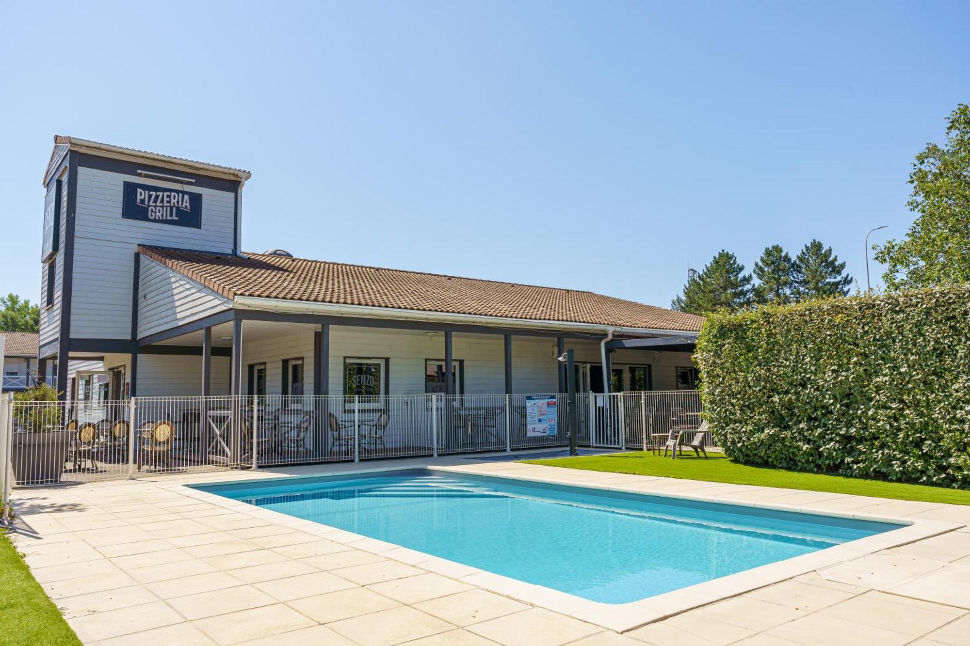Brit Hotel Confort Manosque Cadarache Exterior photo